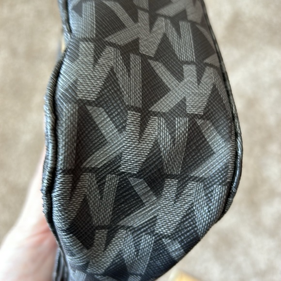 Small crossbody - Picture 5 of 8